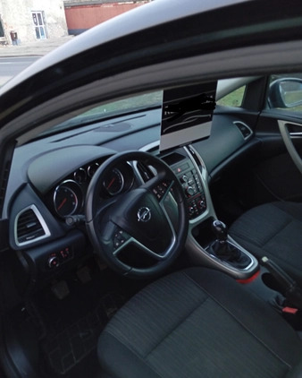 Opel Astra cena 21999 przebieg: 197000, rok produkcji 2011 z Oborniki małe 137